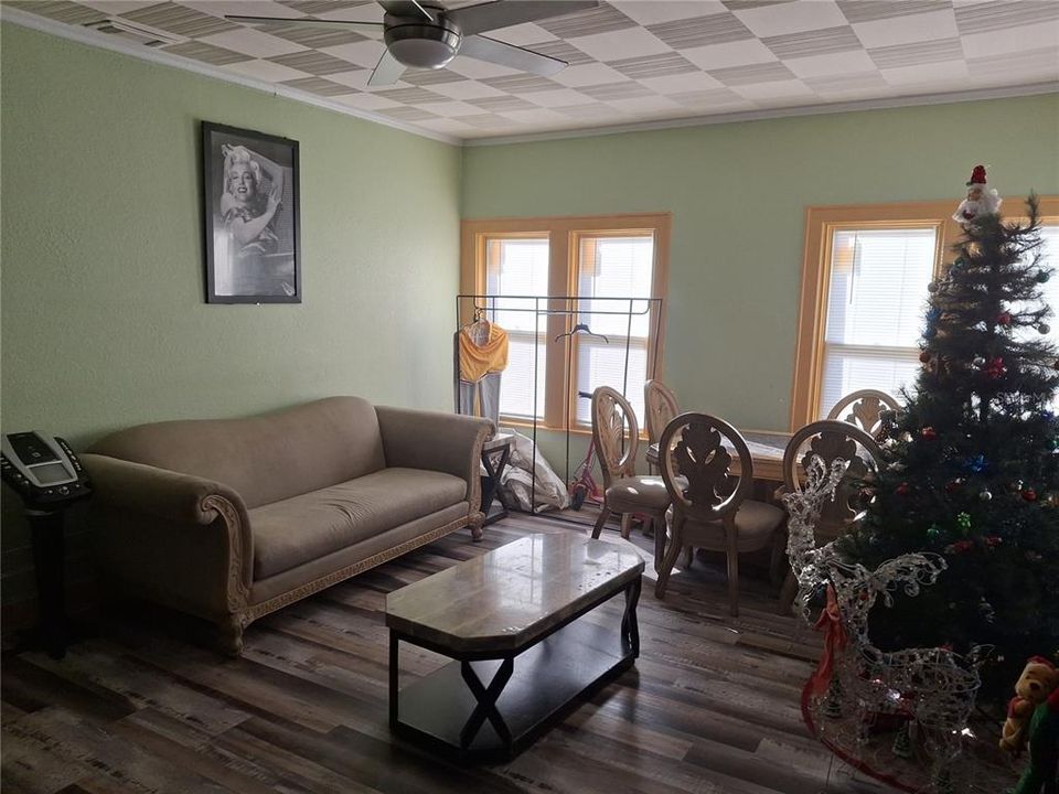 En Venta: $230,000 (3 camas, 1 baños, 1319 Pies cuadrados)