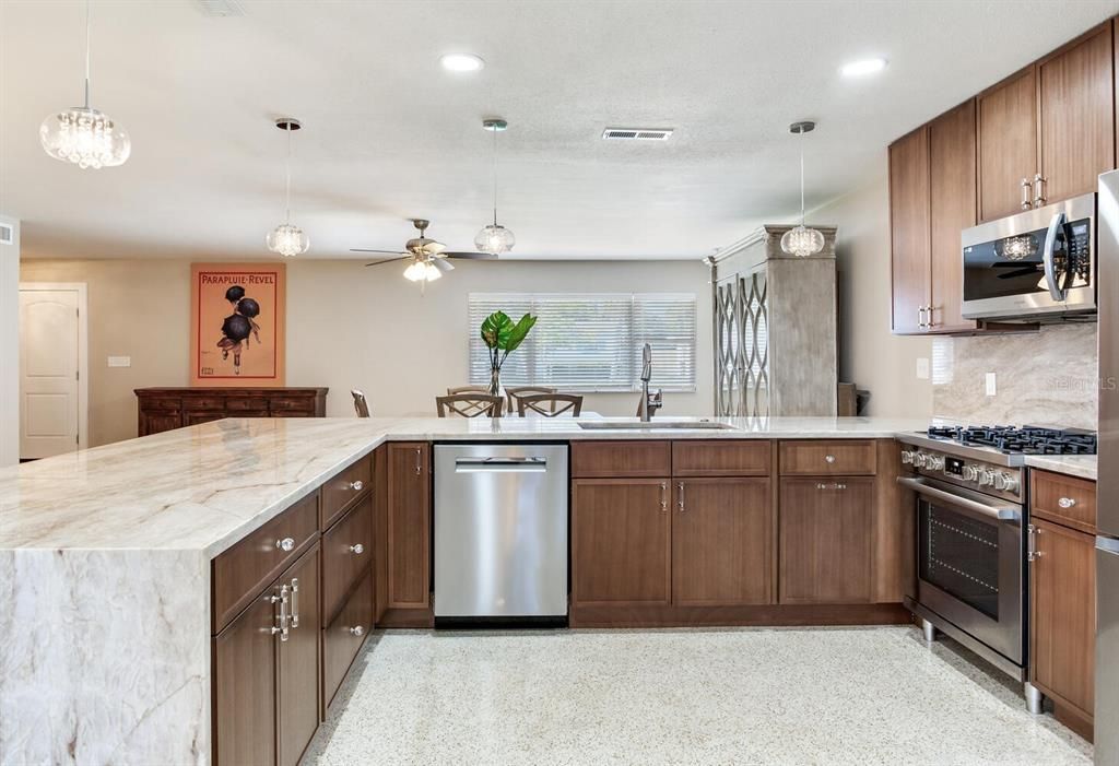 For Sale: $625,000 (3 beds, 2 baths, 2264 Square Feet)