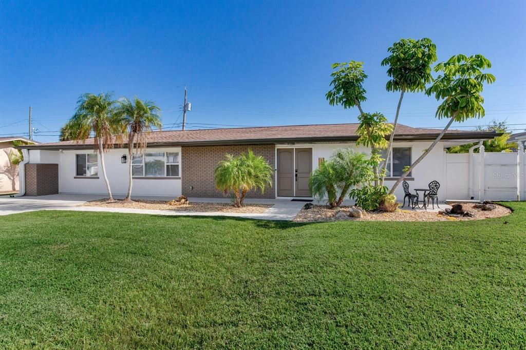 For Sale: $625,000 (3 beds, 2 baths, 2264 Square Feet)