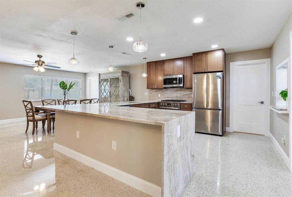 For Sale: $625,000 (3 beds, 2 baths, 2264 Square Feet)