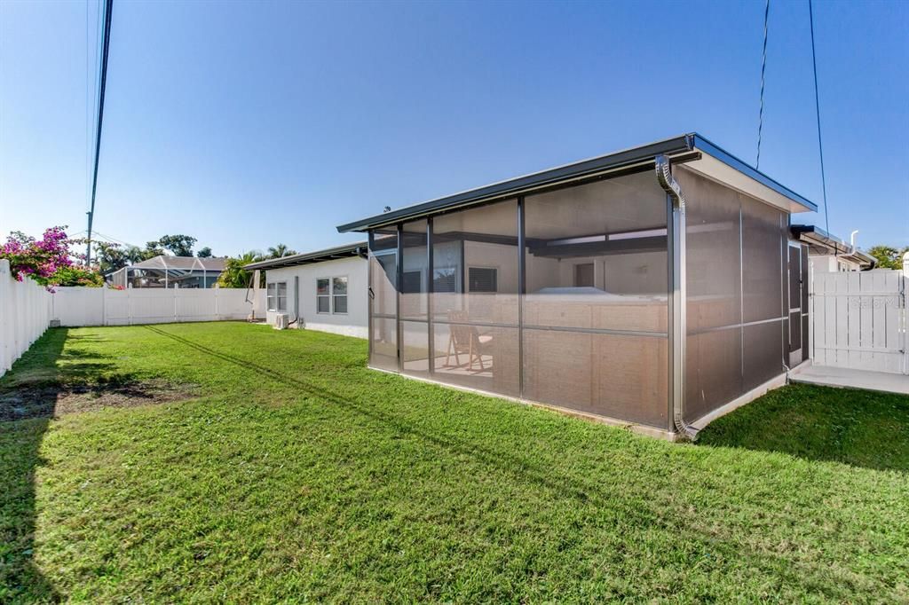 For Sale: $625,000 (3 beds, 2 baths, 2264 Square Feet)