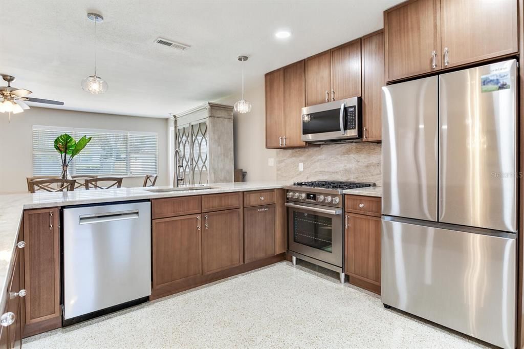 For Sale: $625,000 (3 beds, 2 baths, 2264 Square Feet)