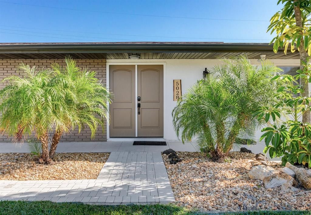 For Sale: $625,000 (3 beds, 2 baths, 2264 Square Feet)