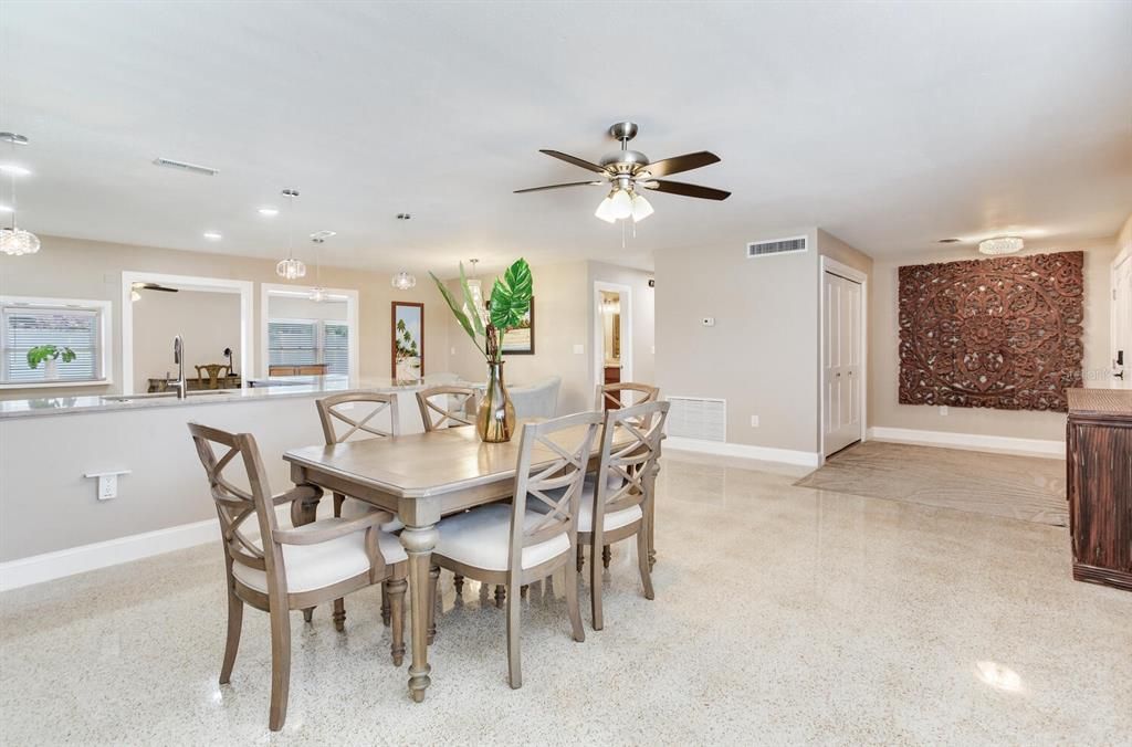 For Sale: $625,000 (3 beds, 2 baths, 2264 Square Feet)