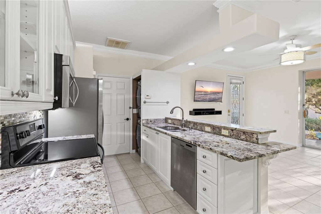 For Sale: $1,275,000 (5 beds, 4 baths, 3972 Square Feet)