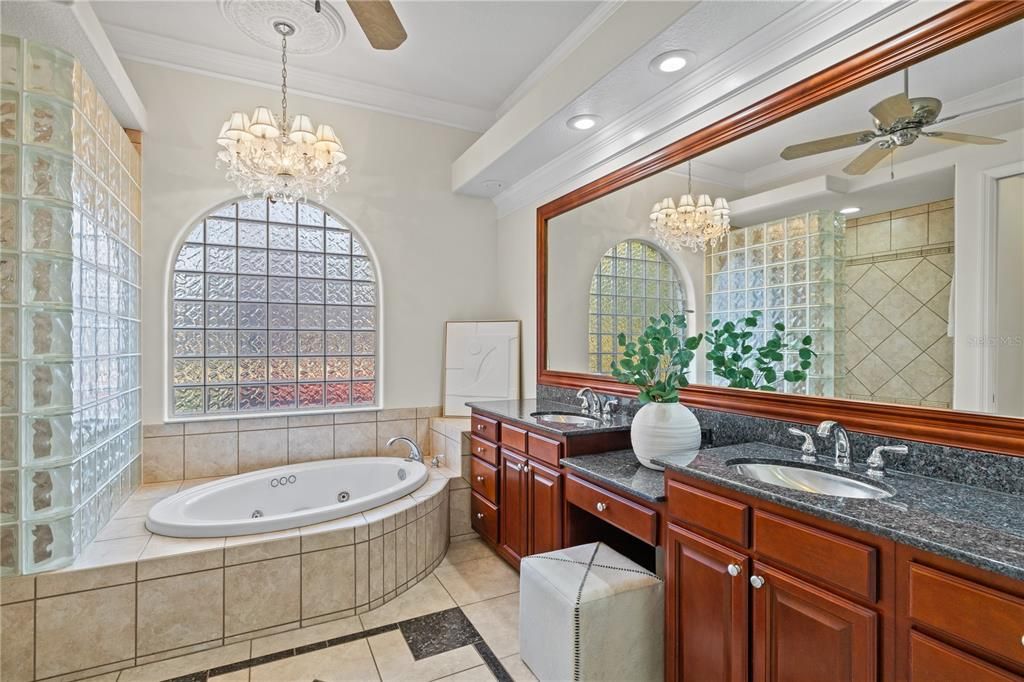 For Sale: $1,275,000 (5 beds, 4 baths, 3972 Square Feet)