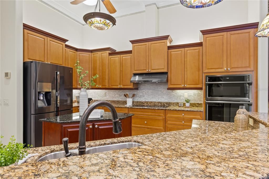 For Sale: $1,275,000 (5 beds, 4 baths, 3972 Square Feet)