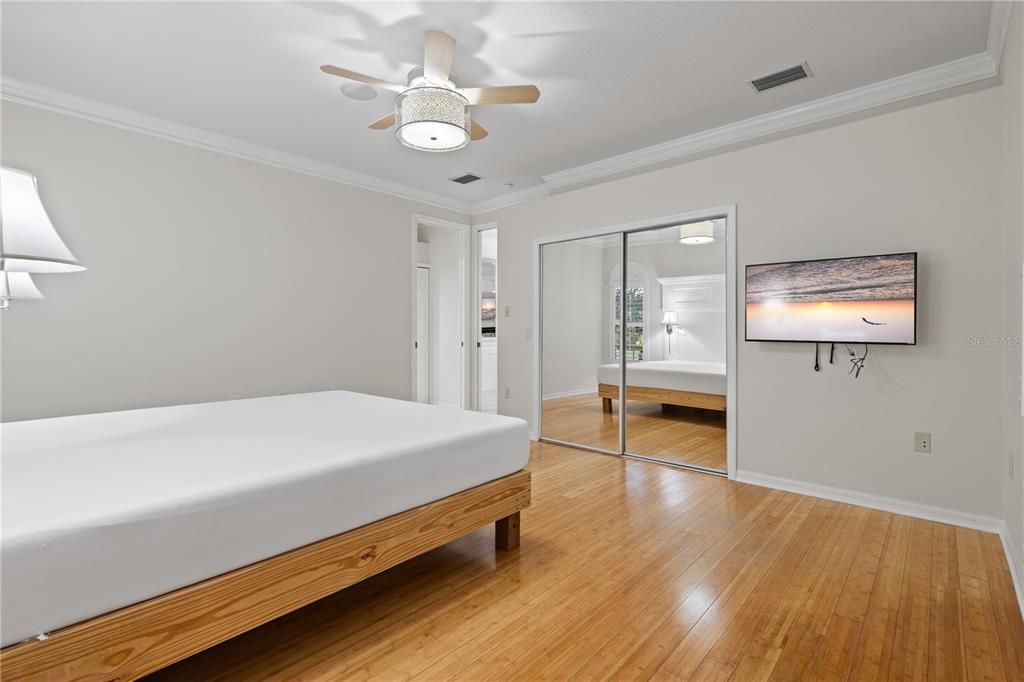 For Sale: $1,275,000 (5 beds, 4 baths, 3972 Square Feet)