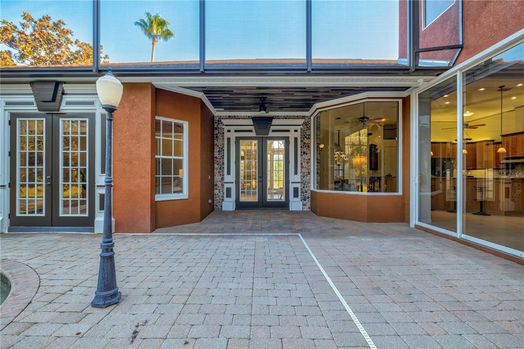 For Sale: $1,275,000 (5 beds, 4 baths, 3972 Square Feet)