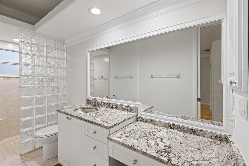 For Sale: $1,275,000 (5 beds, 4 baths, 3972 Square Feet)