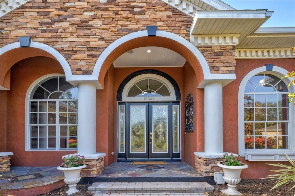 For Sale: $1,275,000 (5 beds, 4 baths, 3972 Square Feet)