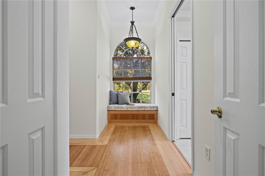 For Sale: $1,275,000 (5 beds, 4 baths, 3972 Square Feet)