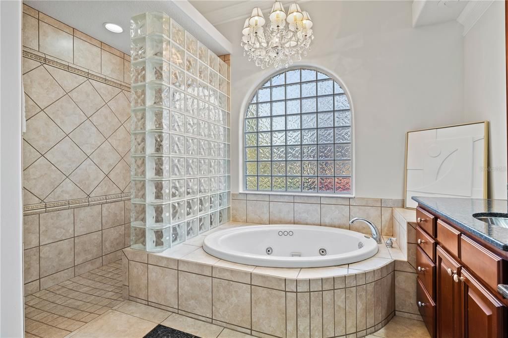 For Sale: $1,275,000 (5 beds, 4 baths, 3972 Square Feet)