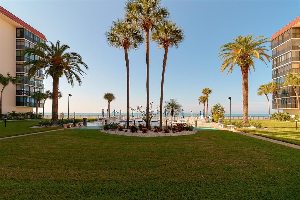 For Rent: $4,500 (2 beds, 2 baths, 1025 Square Feet)