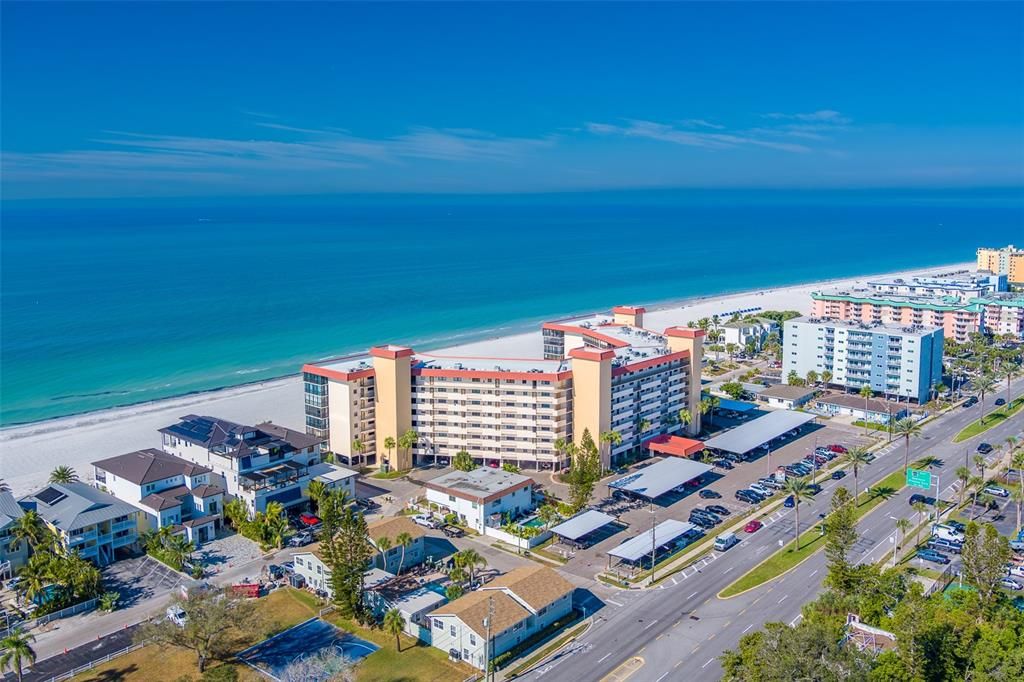 For Rent: $4,500 (2 beds, 2 baths, 1025 Square Feet)