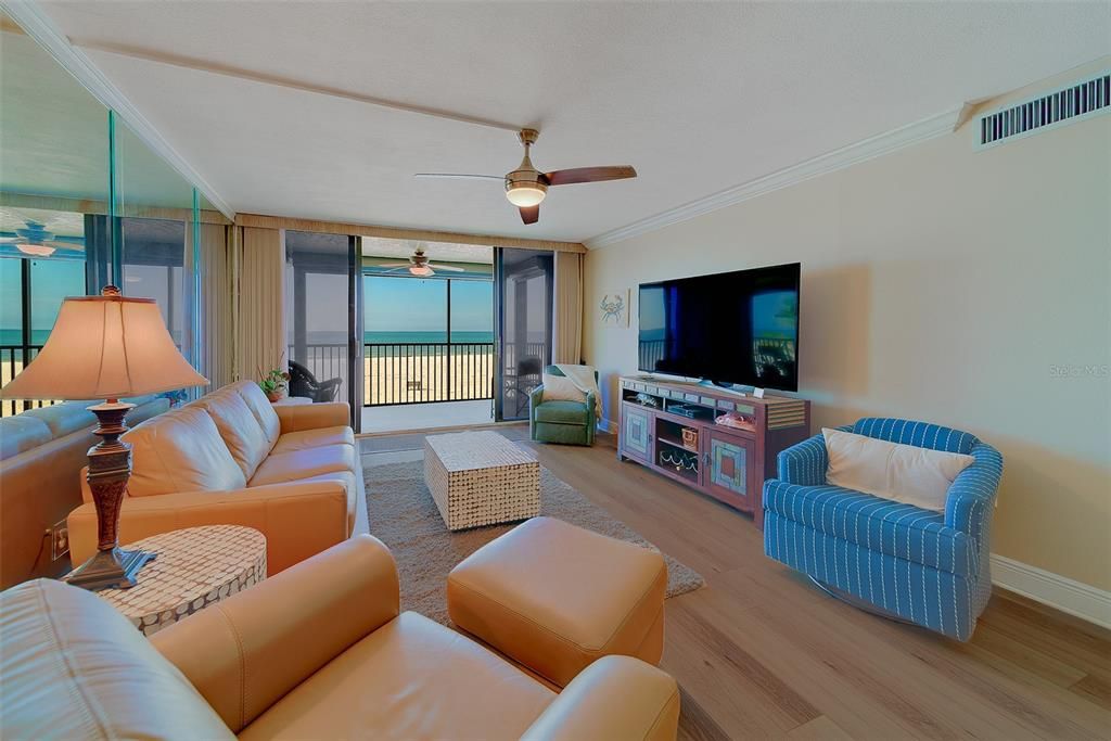 For Rent: $4,500 (2 beds, 2 baths, 1025 Square Feet)