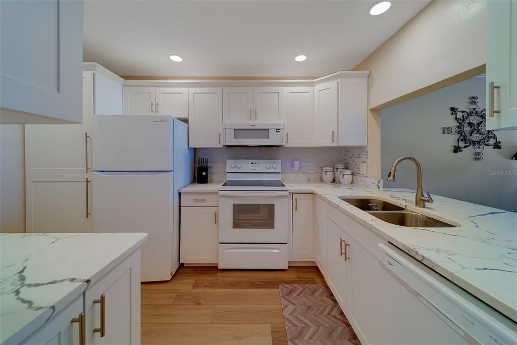 For Rent: $4,500 (2 beds, 2 baths, 1025 Square Feet)