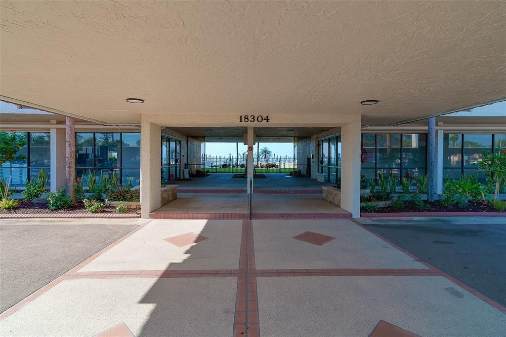 For Rent: $4,500 (2 beds, 2 baths, 1025 Square Feet)