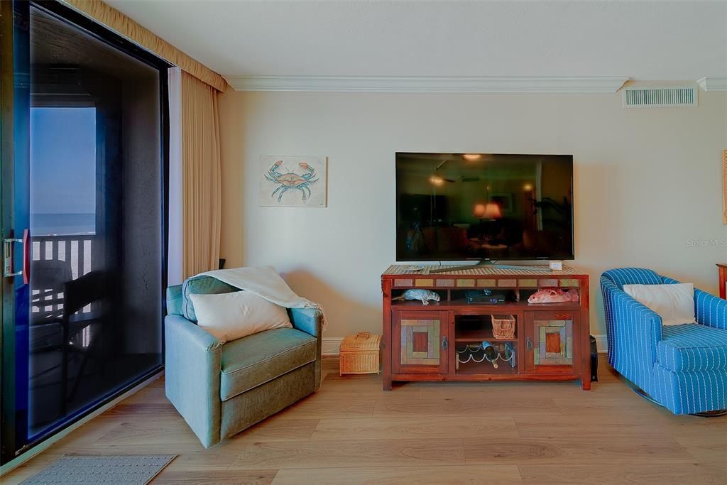 For Rent: $4,500 (2 beds, 2 baths, 1025 Square Feet)