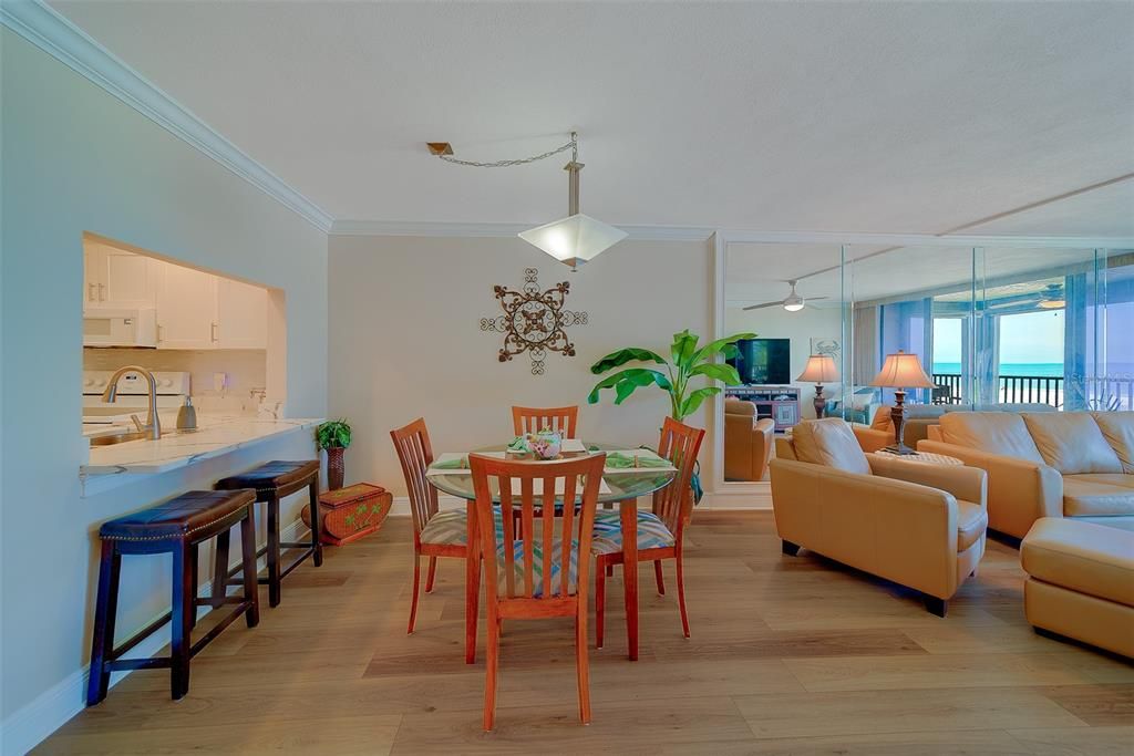 For Rent: $4,500 (2 beds, 2 baths, 1025 Square Feet)