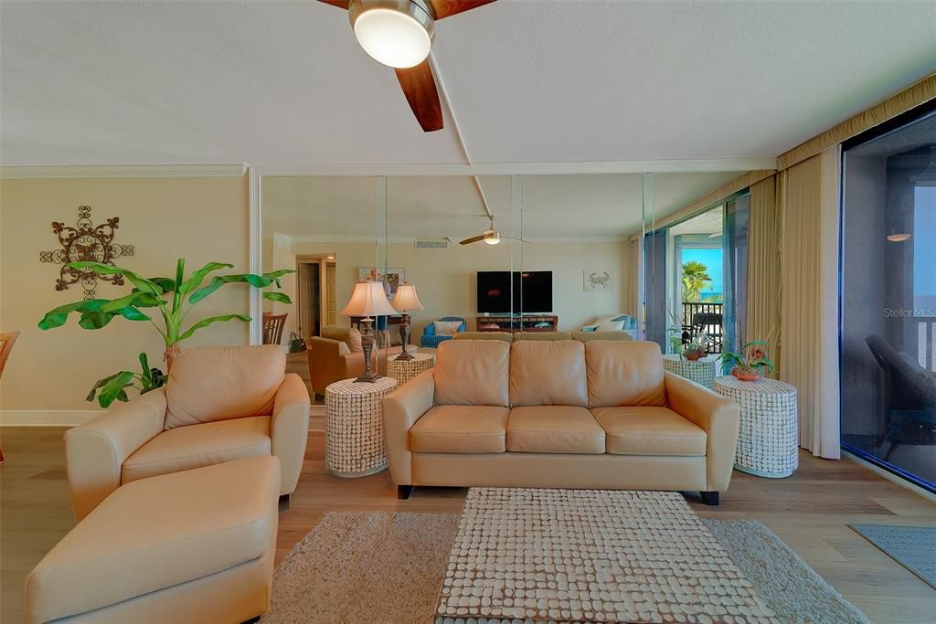 For Rent: $4,500 (2 beds, 2 baths, 1025 Square Feet)