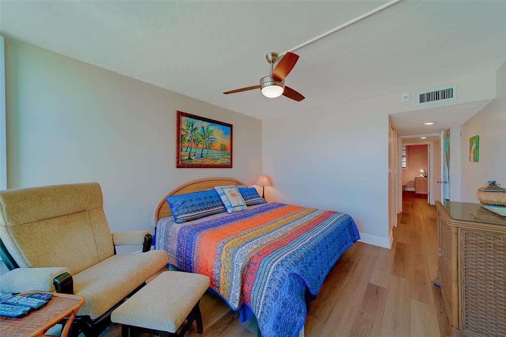 For Rent: $4,500 (2 beds, 2 baths, 1025 Square Feet)