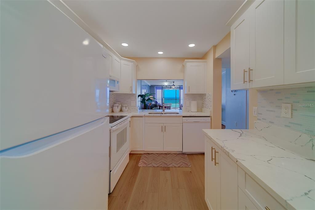 For Rent: $4,500 (2 beds, 2 baths, 1025 Square Feet)