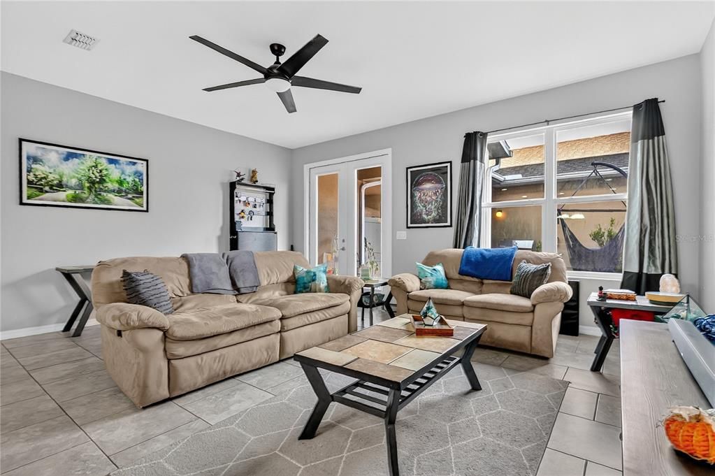 待售: $430,000 (3 贝兹, 2 浴室, 1868 平方英尺)