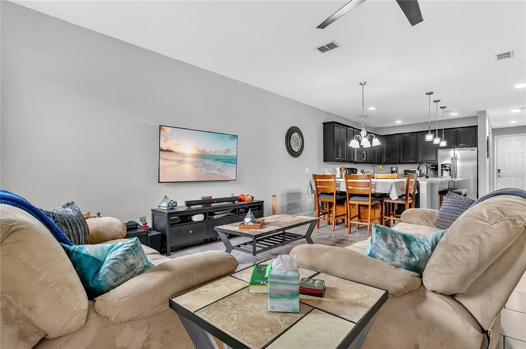 待售: $430,000 (3 贝兹, 2 浴室, 1868 平方英尺)