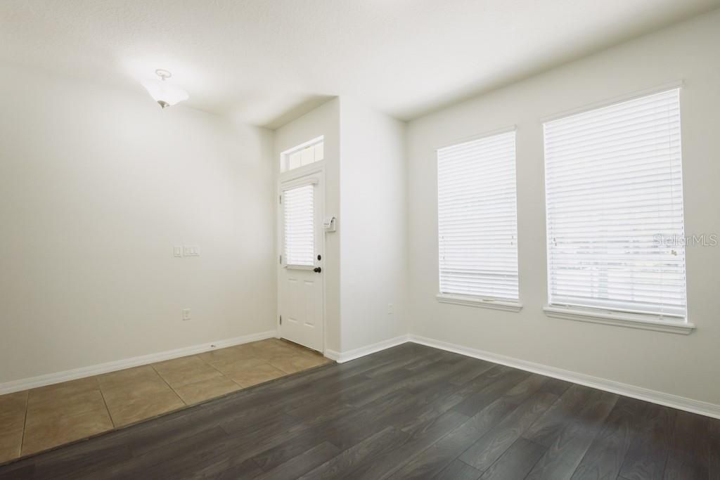 For Rent: $2,500 (3 beds, 2 baths, 1542 Square Feet)