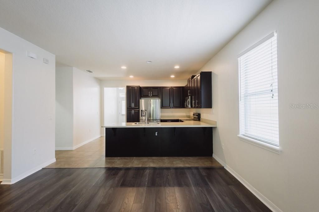 For Rent: $2,500 (3 beds, 2 baths, 1542 Square Feet)