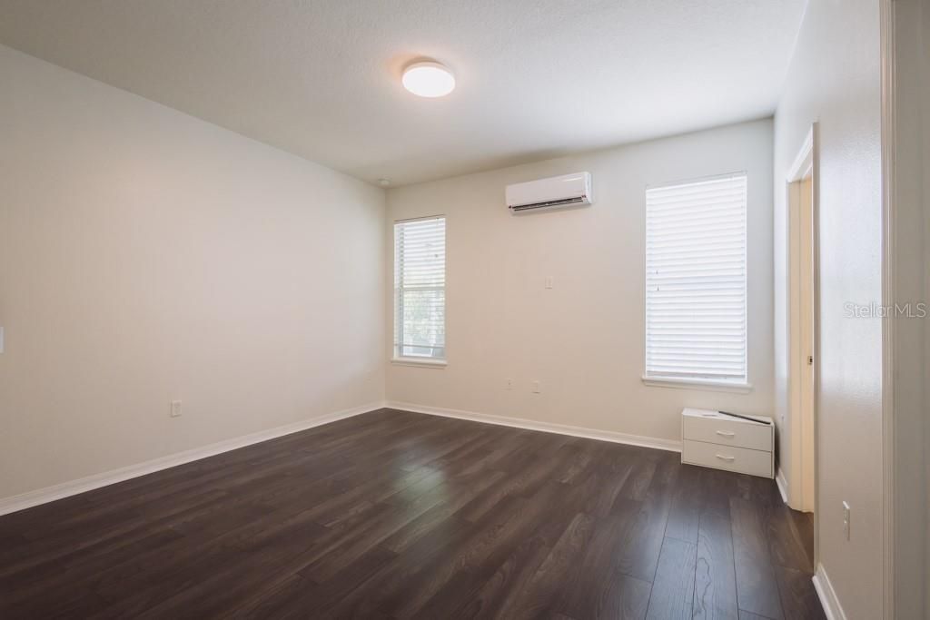 For Rent: $2,500 (3 beds, 2 baths, 1542 Square Feet)