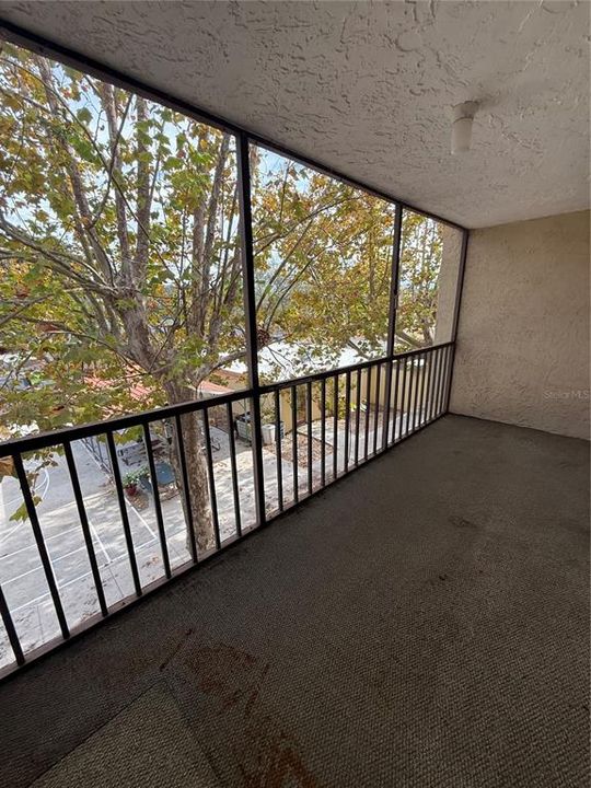 For Sale: $99,000 (2 beds, 2 baths, 928 Square Feet)