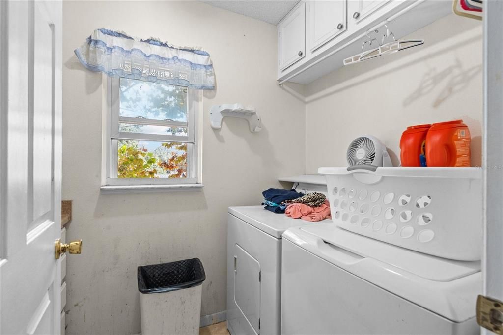 For Sale: $99,000 (2 beds, 2 baths, 928 Square Feet)