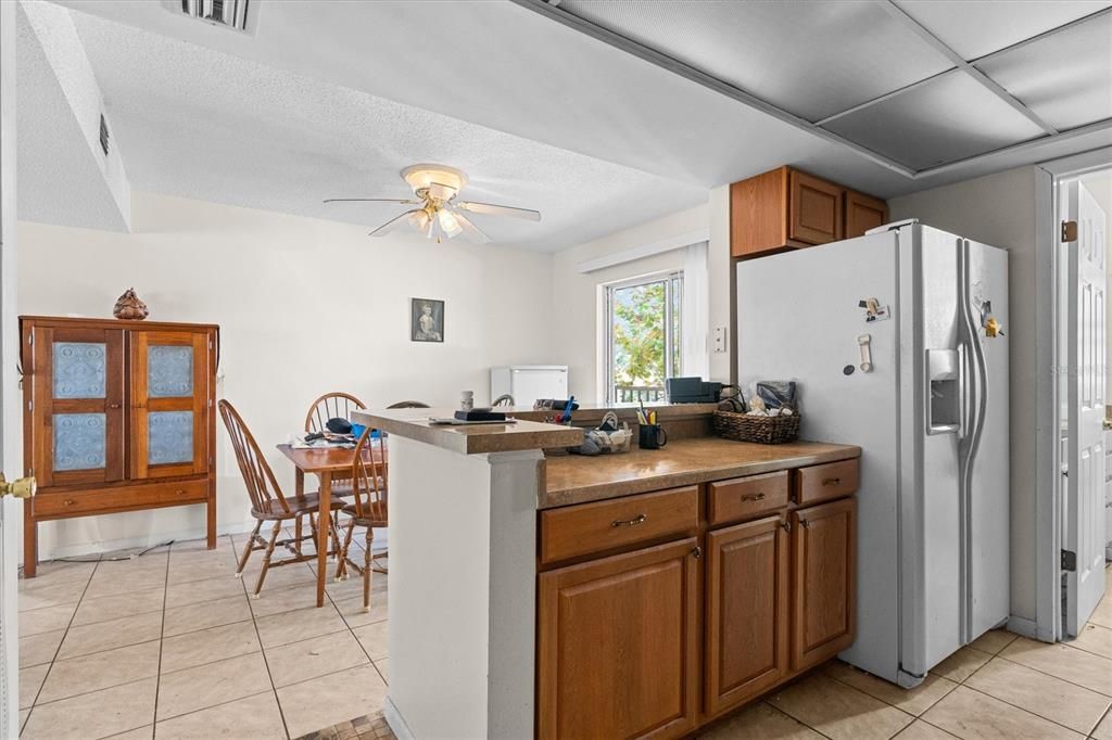For Sale: $99,000 (2 beds, 2 baths, 928 Square Feet)