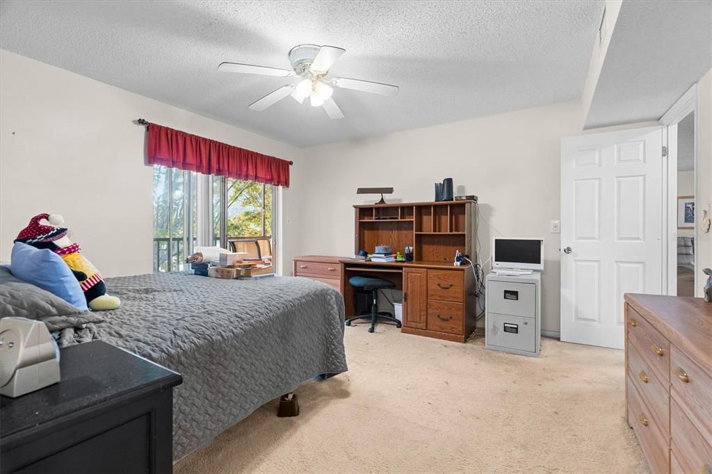 For Sale: $99,000 (2 beds, 2 baths, 928 Square Feet)