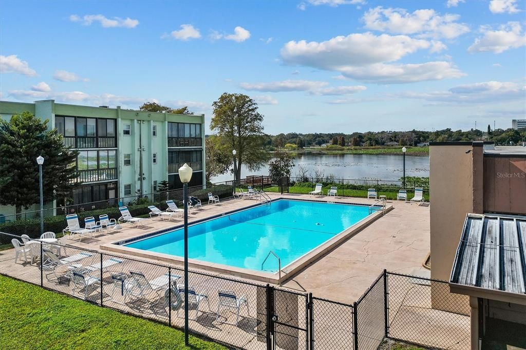 For Sale: $99,000 (2 beds, 2 baths, 928 Square Feet)