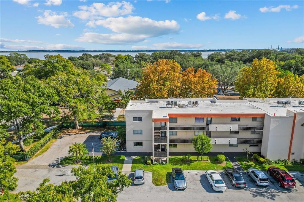 For Sale: $99,000 (2 beds, 2 baths, 928 Square Feet)