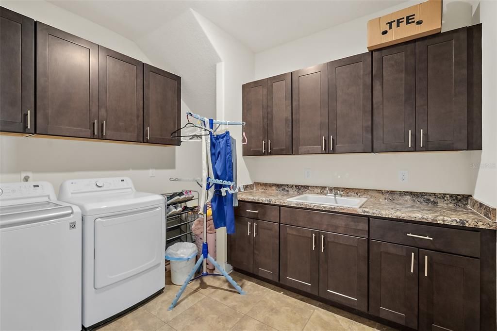 待售: $599,000 (5 贝兹, 4 浴室, 3457 平方英尺)