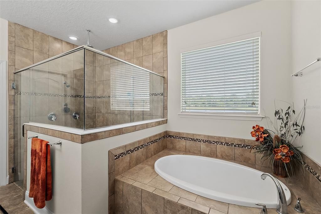 待售: $599,000 (5 贝兹, 4 浴室, 3457 平方英尺)