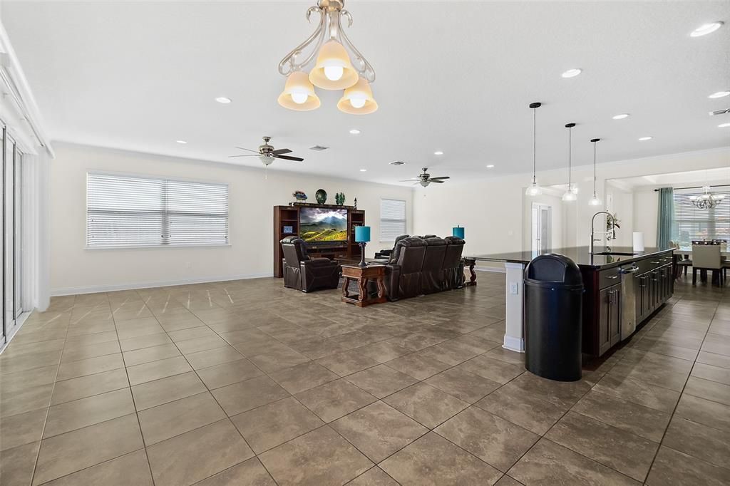 待售: $599,000 (5 贝兹, 4 浴室, 3457 平方英尺)