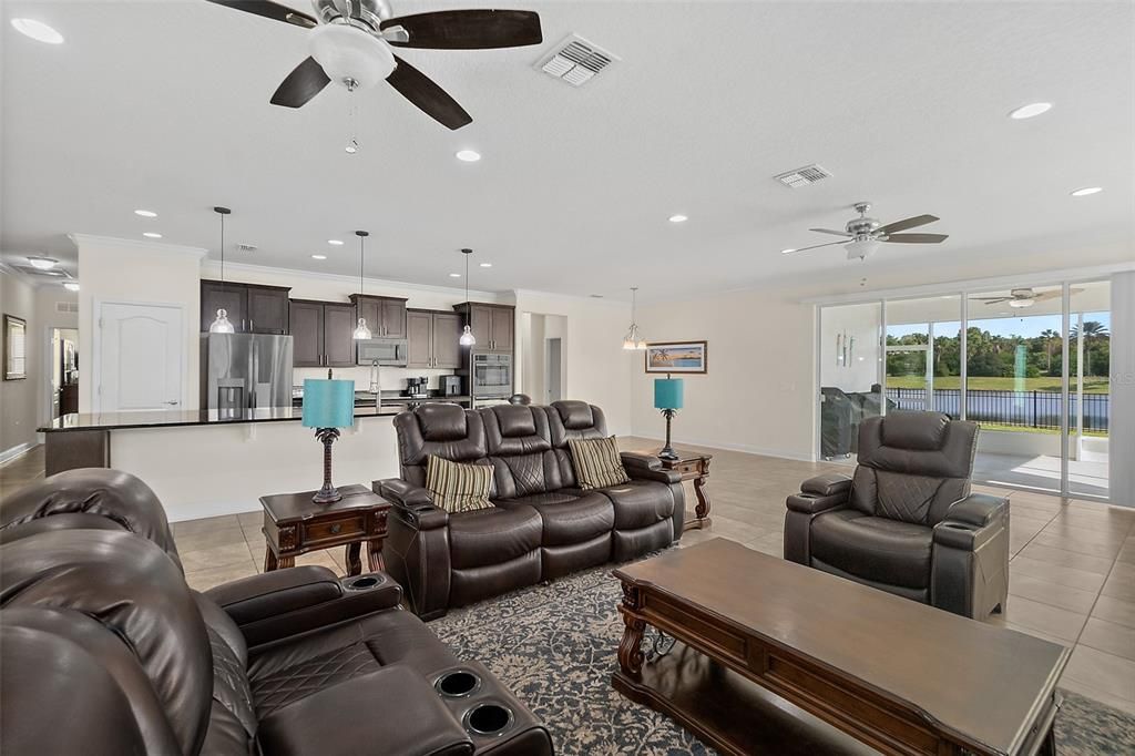 待售: $599,000 (5 贝兹, 4 浴室, 3457 平方英尺)