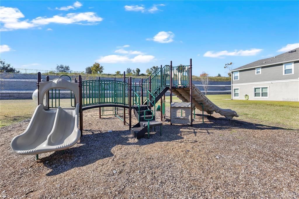 For Sale: $340,000 (3 beds, 2 baths, 1453 Square Feet)