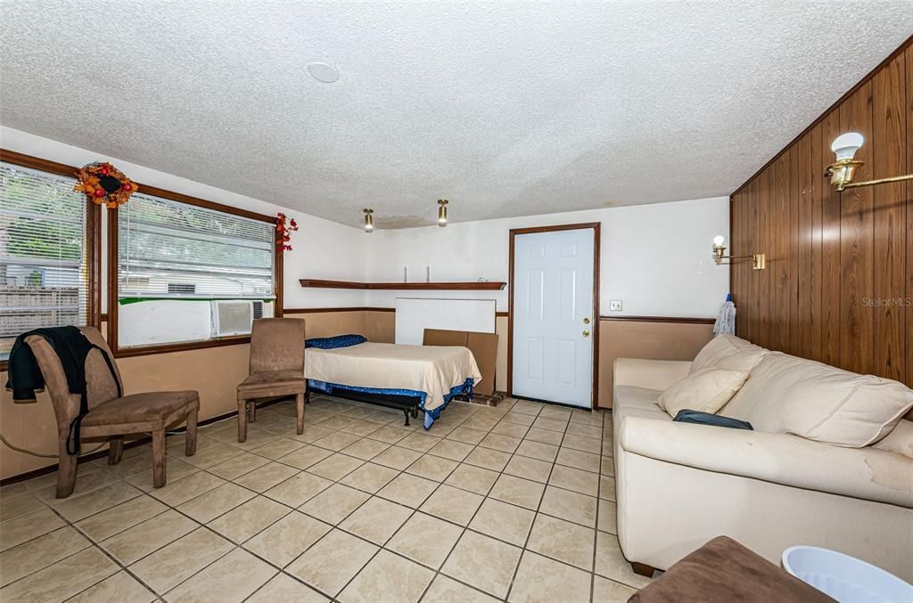 待售: $325,000 (4 贝兹, 2 浴室, 1512 平方英尺)