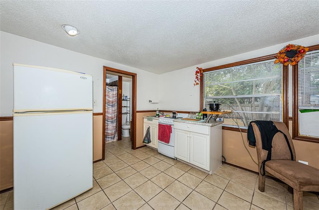 待售: $325,000 (4 贝兹, 2 浴室, 1512 平方英尺)