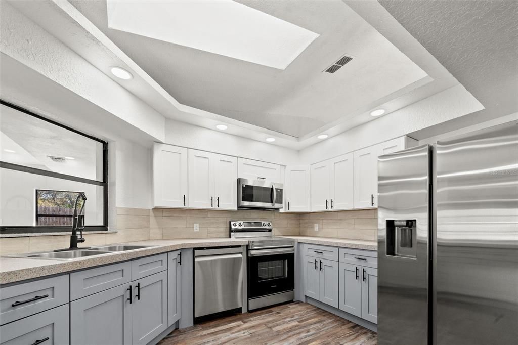 待售: $349,900 (3 贝兹, 2 浴室, 2206 平方英尺)