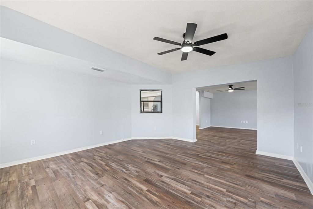 待售: $349,900 (3 贝兹, 2 浴室, 2206 平方英尺)