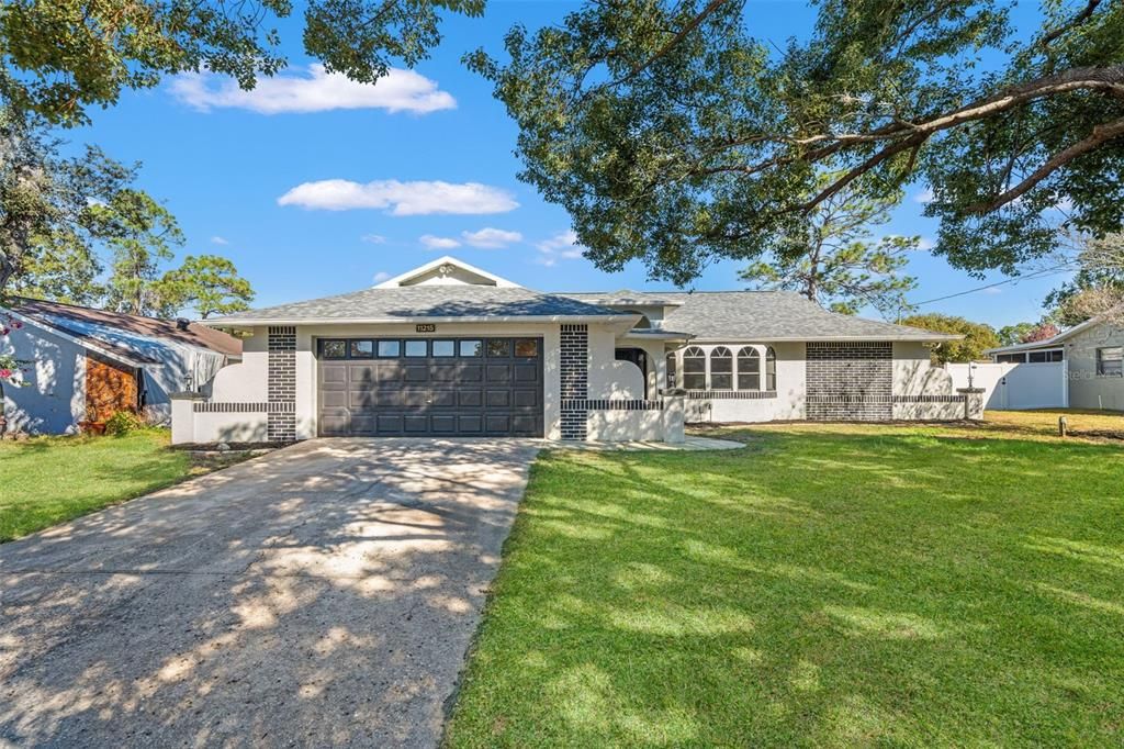 待售: $349,900 (3 贝兹, 2 浴室, 2206 平方英尺)