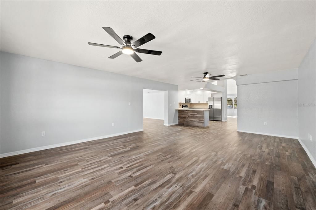 待售: $349,900 (3 贝兹, 2 浴室, 2206 平方英尺)