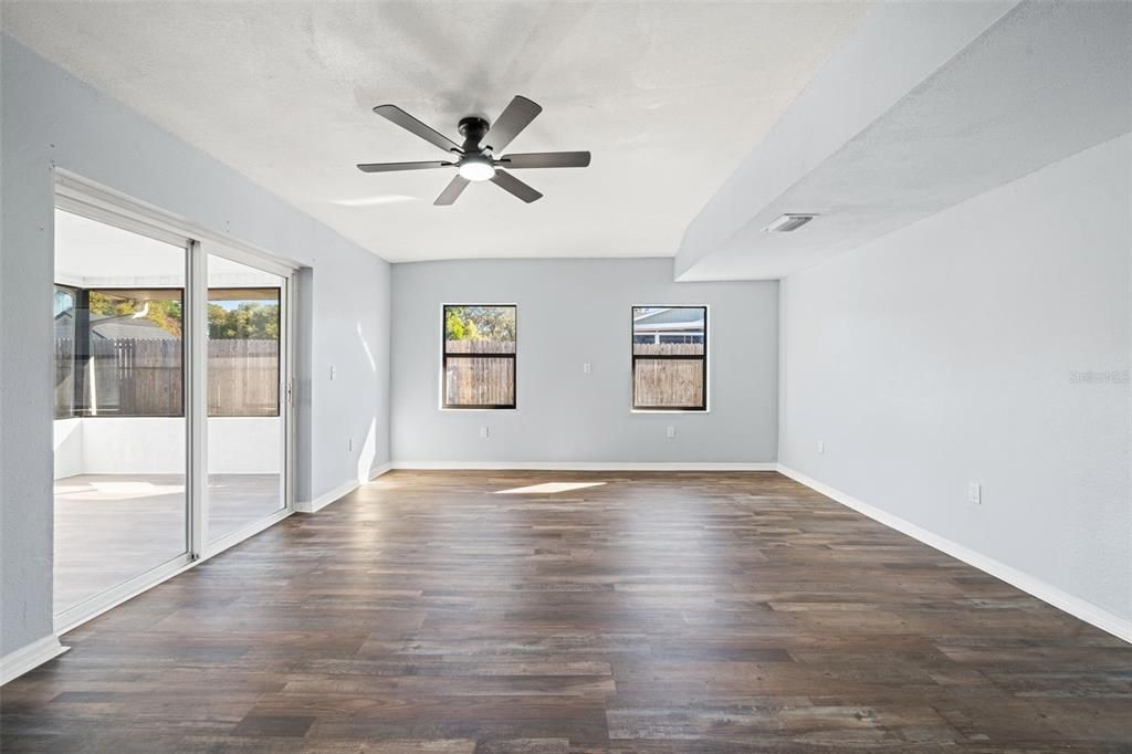 待售: $349,900 (3 贝兹, 2 浴室, 2206 平方英尺)